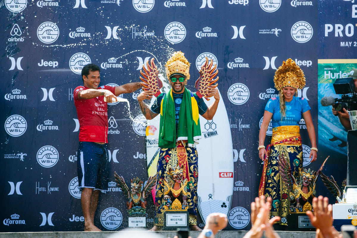 Italo winning the Bali Corona Protected WSL event